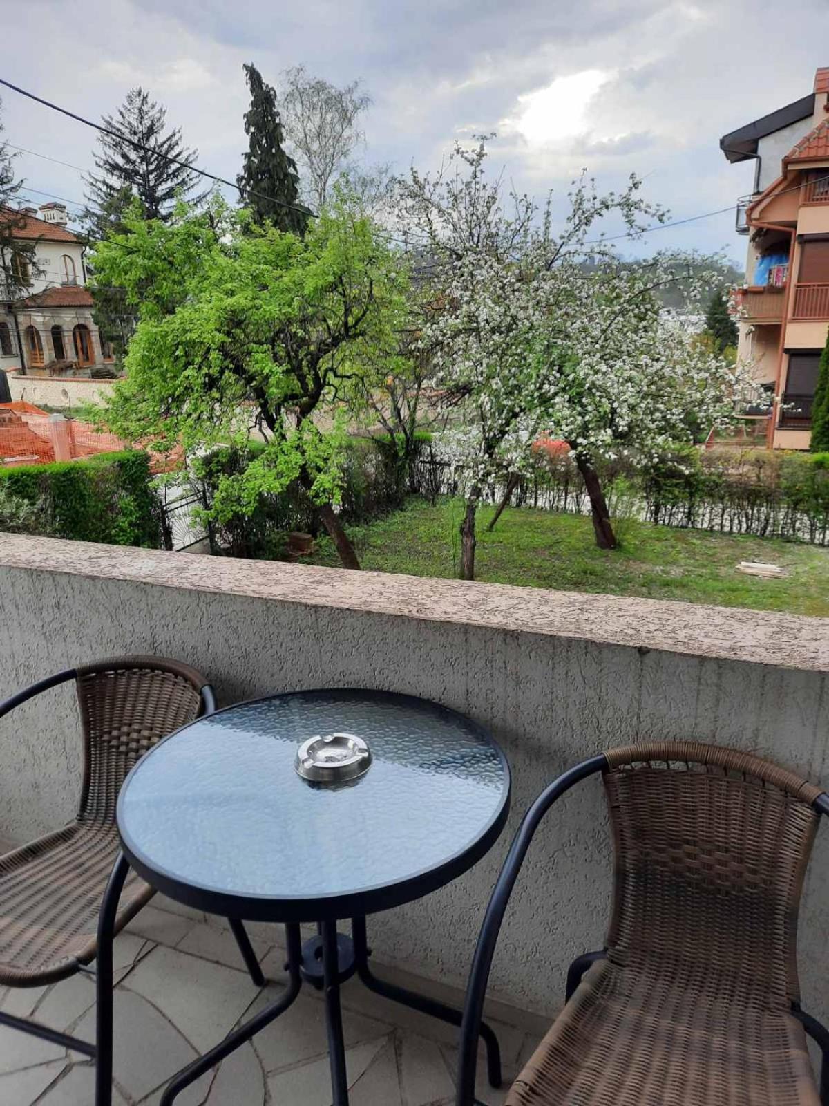 Apartmani Biljana Lazic Vrnjačka Banja エクステリア 写真